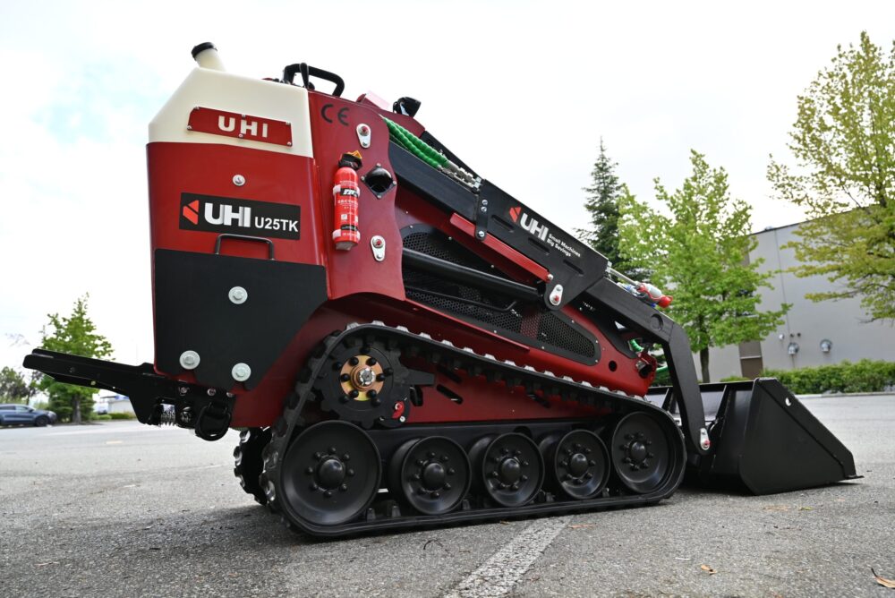 UHI Machinery UMT1000 455kg Rated Load. 24hp Kubota Engine