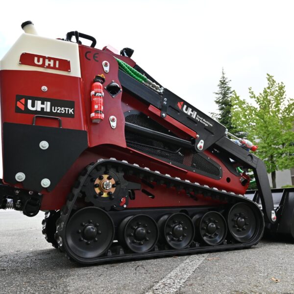 UHI Machinery UMT1000 455kg Rated Load. 24hp Kubota Engine