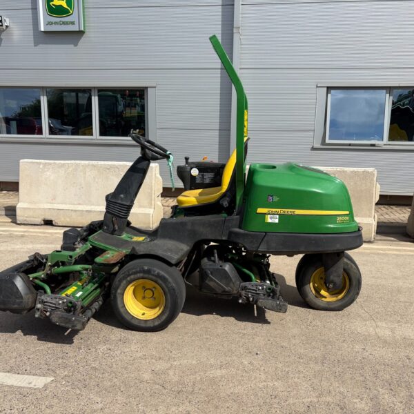 John Deere 2500E