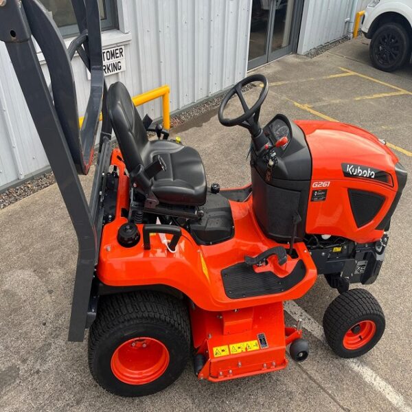 Kubota G261HD Ride-on Kubota Mower Tractor